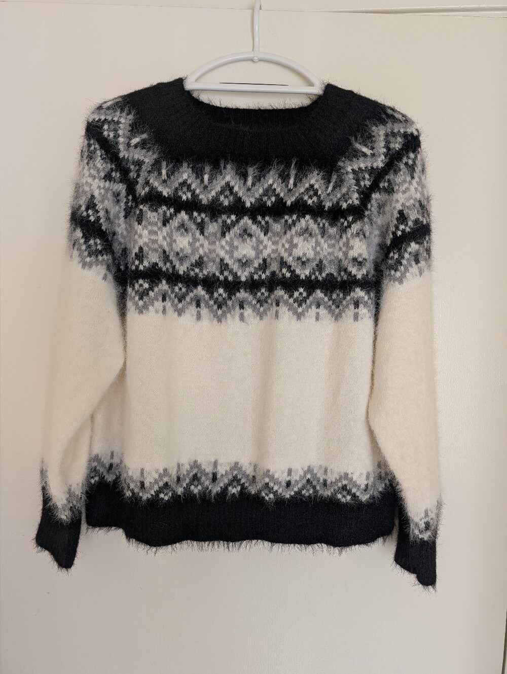 Greige Classic Black & White Fair Isle Women's Sweater L Fluffy
